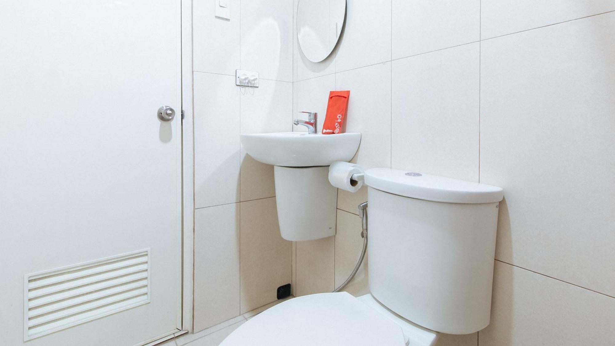 Hotel Reddoorz Near Quirino Station Manila